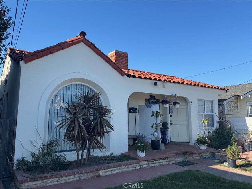 Located in the heart of San Pedro, 528-530 West 19th Street presents a great opportunity to own a classic Spanish-style duplex with solid upside potential. This single-story, side-by-side property features two 1-bedroom, 1-bathroom units with charming architectural details and a functional layout. Set in a neighborhood that continues to see growth and revitalization, this duplex offers timeless curb appeal and an excellent long-term hold.



Ideal for an owner-user or investor, the property includes additional monthly income from a $300 garage rental and offers future expansion possibilities with room for an Accessory Dwelling Unit (ADU). With the right vision, this duplex can be transformed into a high-performing investment or a personalized residence in one of the South Bay’s most dynamic communities.