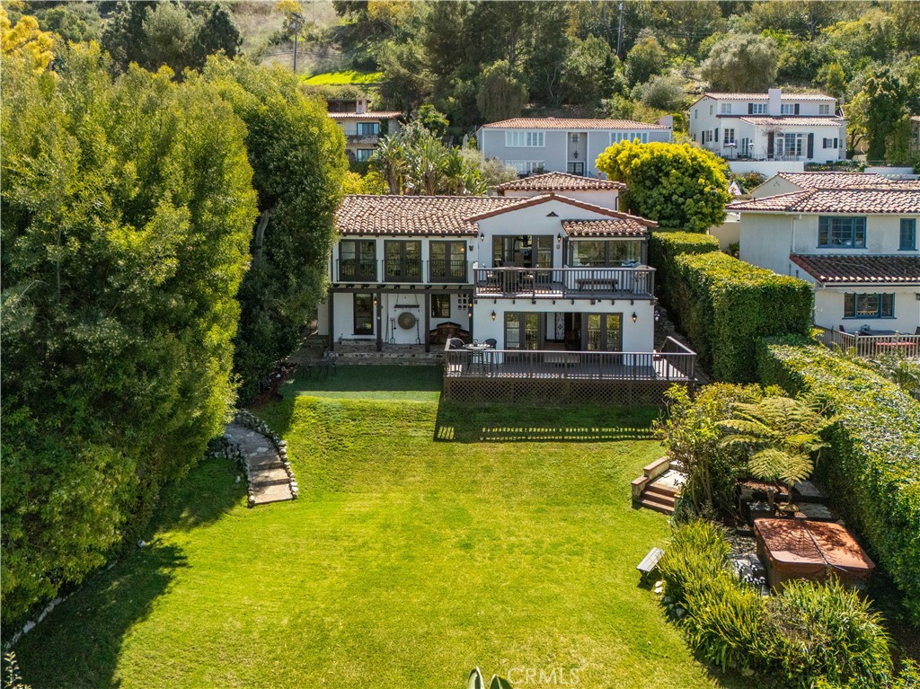 541 Via Del Monte