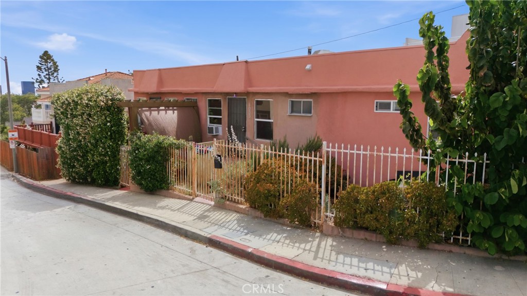 1126 White Knoll Drive