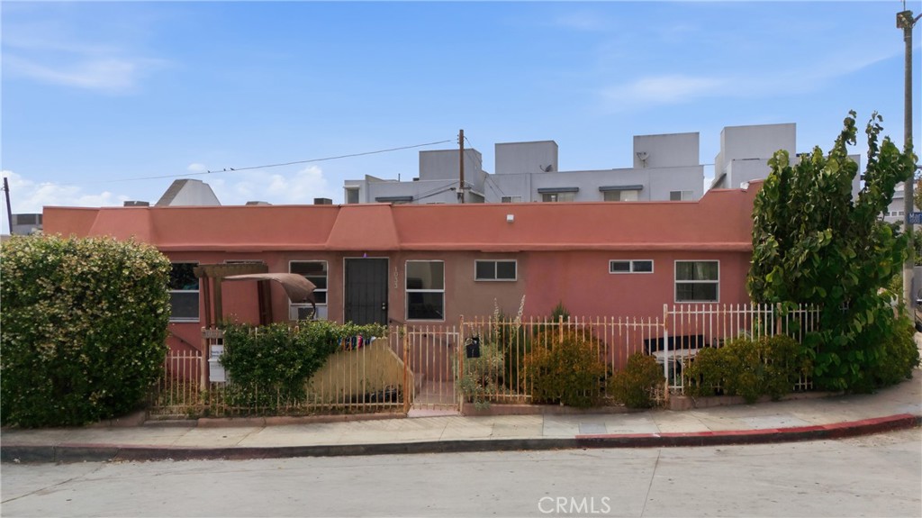 1126 White Knoll Drive