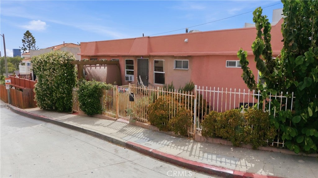 1126 White Knoll Drive
