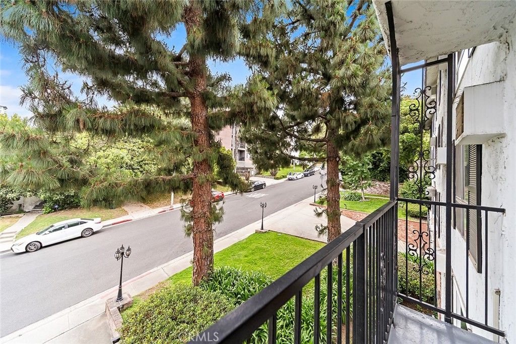Photo of 1222 N Olive Dr Dr #311, West Hollywood, CA 90069 (MLS # PW25120934)