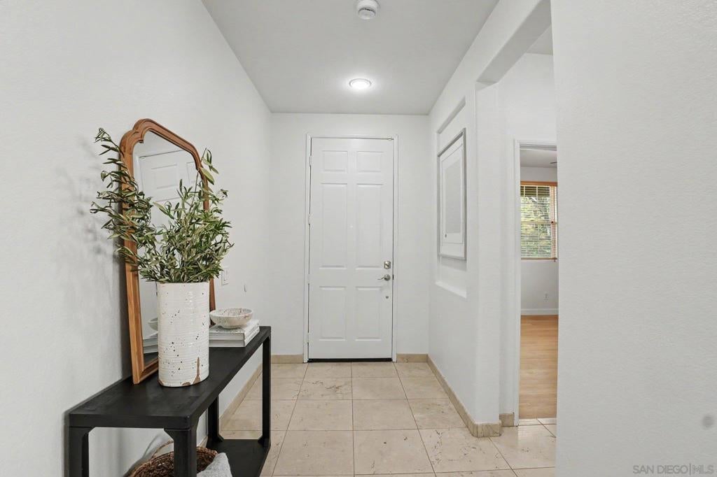 2369 Paseo los Gatos
