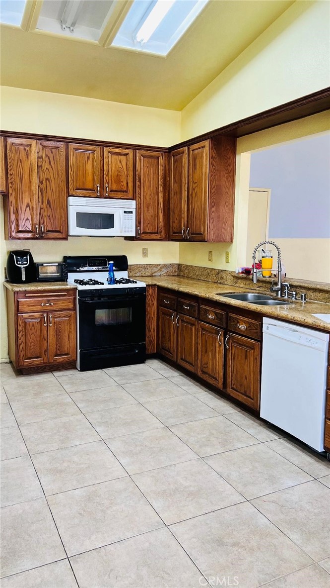 Great home in an established neighborhood close to shopping centers, schools, and freeway.