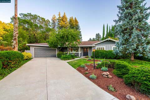 Photo of 4059 Fiora Pl PL, Lafayette, CA 94549 (MLS # 41144199)