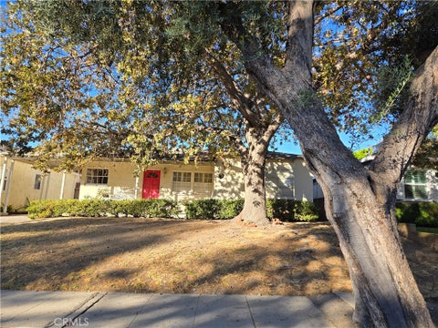 Photo of 4427 Bakman Avenue, Studio City, CA 91602 (MLS # SR26137330)