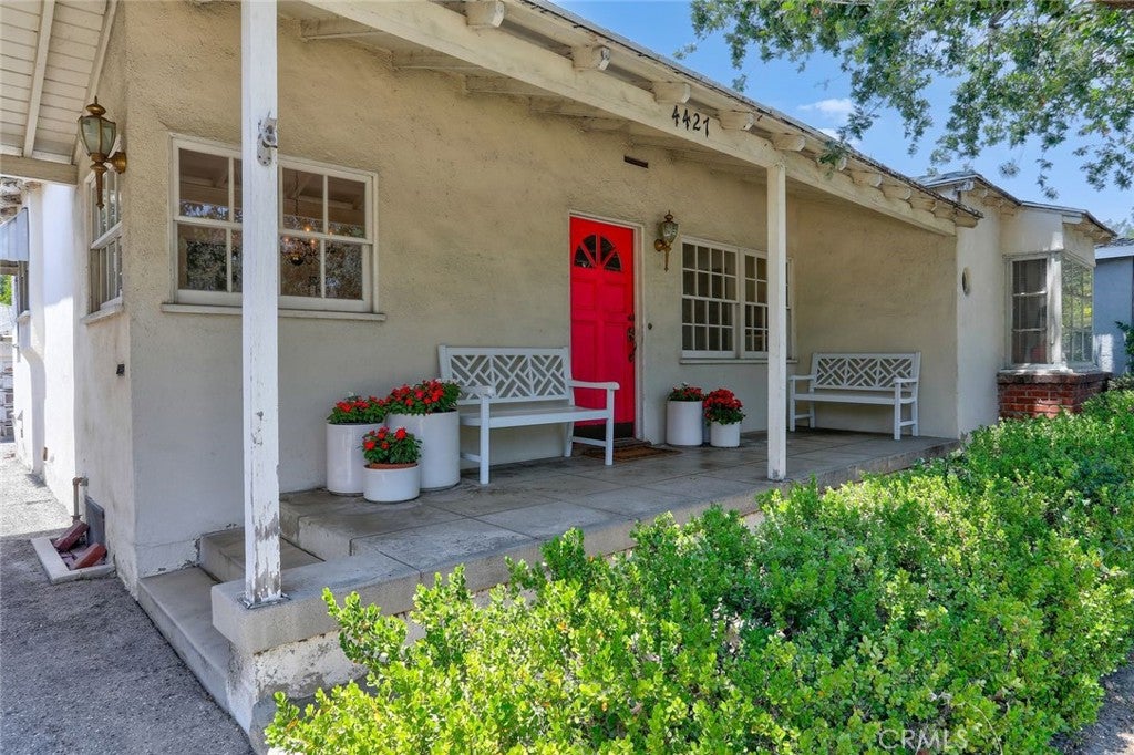 Photo of 4427 Bakman Avenue, Studio City, CA 91602 (MLS # SR26137330)