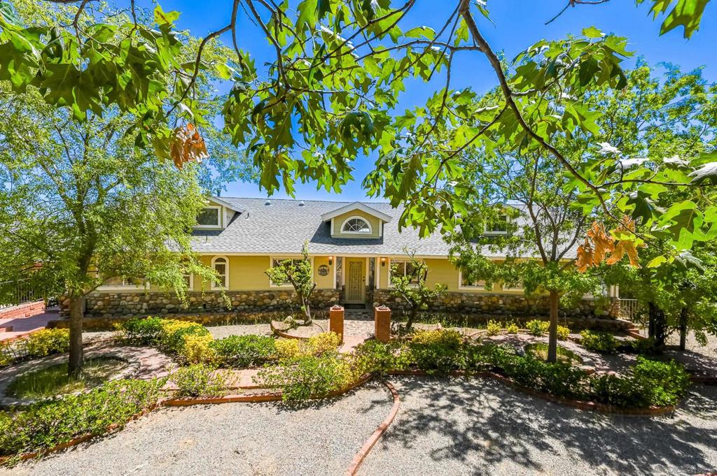 1577 Oak Land