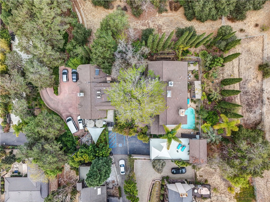 21095 Raquel Road