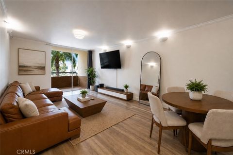 Photo of 600 W 9th Street #305, Los Angeles, CA 90015 (MLS # SR26110319)