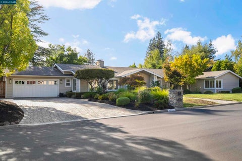 Photo of 3144 Roundhill Rd, Alamo, CA 94507 (MLS # 41148500)
