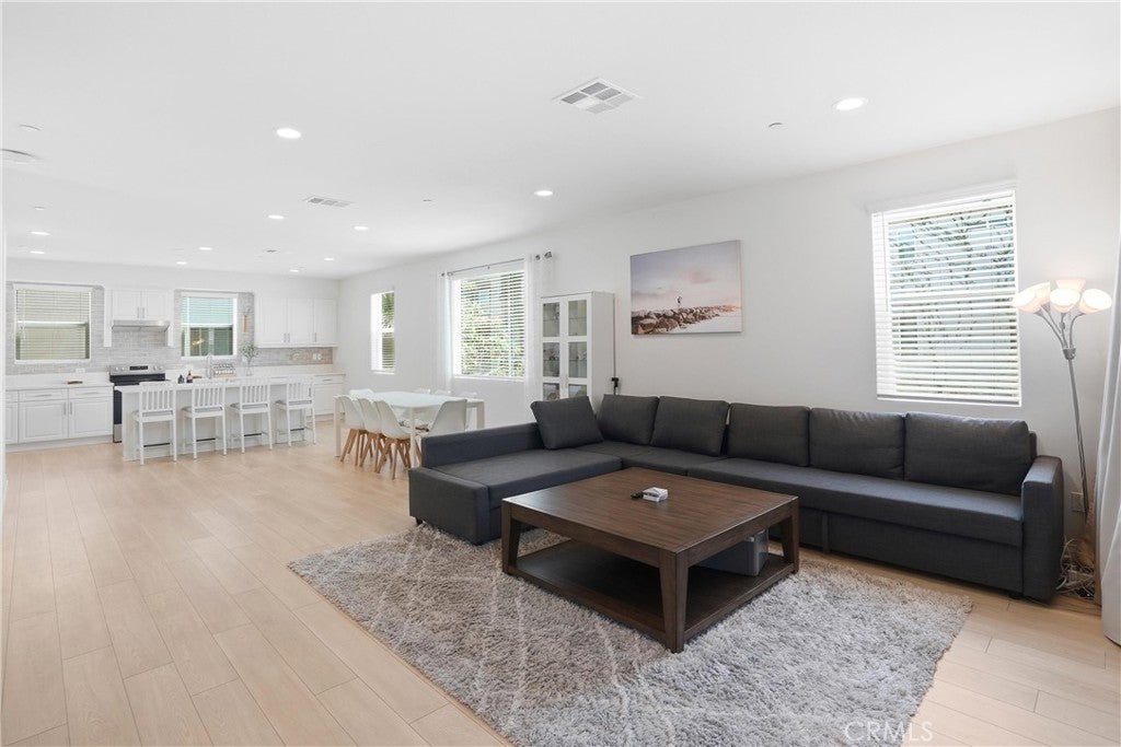 916 E 3rd St St, Santa Ana CA 92701