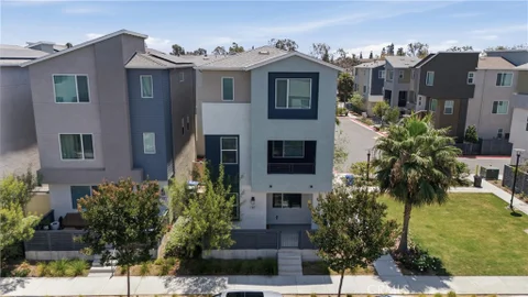 MLS: OC26164158