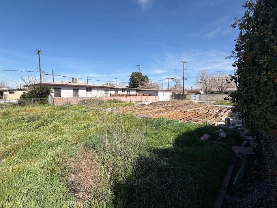 45356 10th Street W