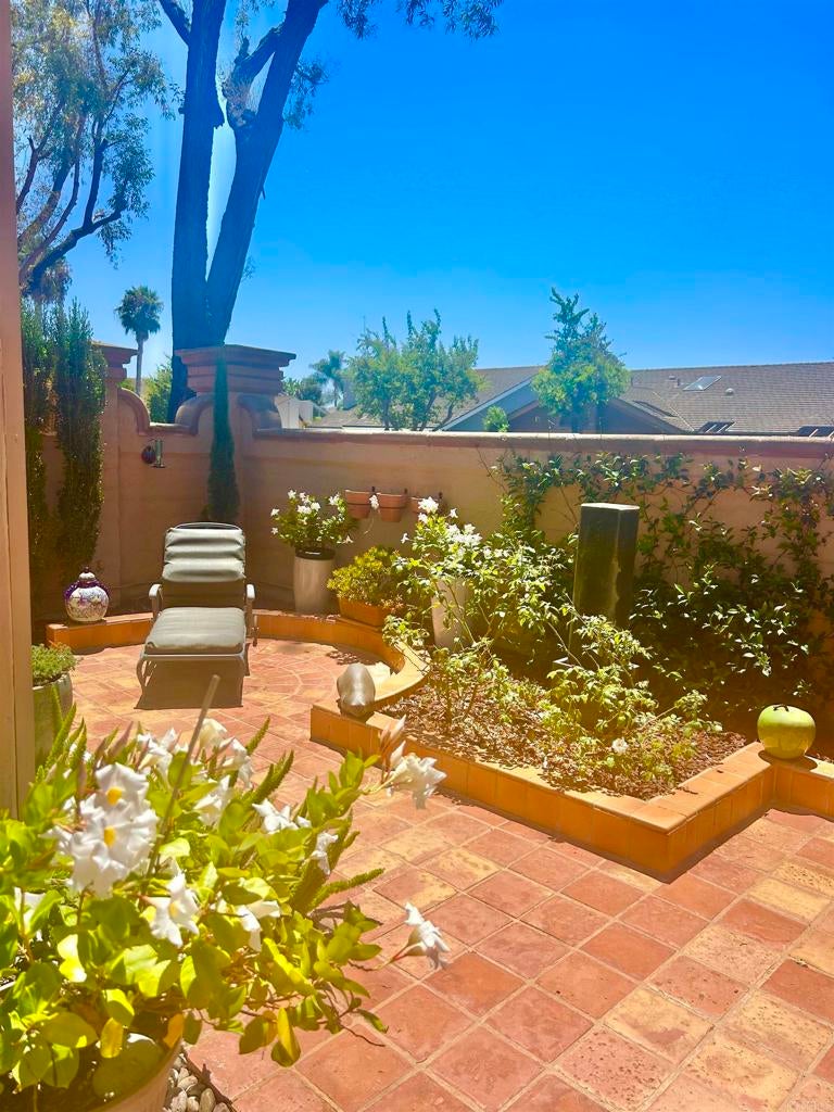 3778 Paseo Vista Famosa