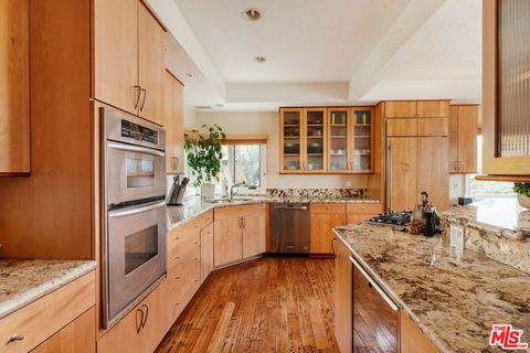 2208 Westridge Road Los Angeles CA 90049