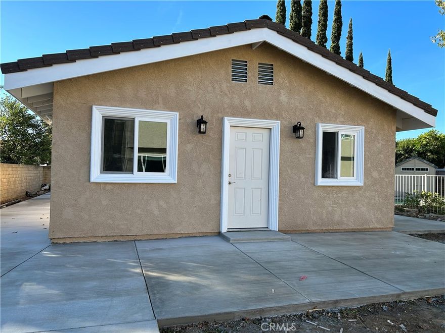 Gorgeous Resort like New ADU Construction Single Family Residence. Large Pool and SPAwith separate Entrance and Garage. SOLAR PANEL & FIRE SPRINKLER equipped, Private Parking and Entrance. Newly Built 2024. 1 Bedroom, 1 Bath in a Quiet Chatsworth Community. Bright Open g Floor Plan, All Around Custom Flooring, LED Recessed Lights. Gourmet Kitchen with Quarts Counter Tops, Full Back Splash. Self Closing Kitchen Cabinet. GE Profile 5 Burner Gas Range Oven, Brand New GE Microwave and Brand New GE Dishwasher. In Door Laundry area with Stackable LG Washer and Dryer. New Bathroom with Frameless Shower Door and Quartz Counter Vanity Sink. Large Bedroom with walk In Closet with lots of Storage Space. Brand New Air condition Unit. Relax in a Sparkling swimming pool.