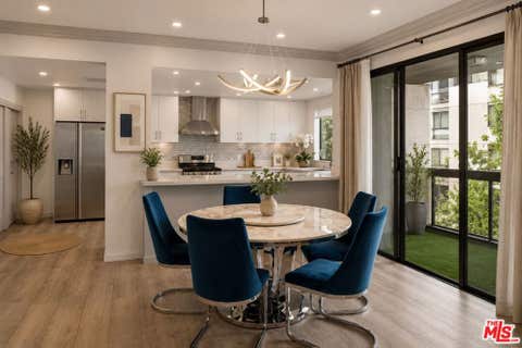 Photo of 324 N Palm Drive #307, Beverly Hills, CA 90210 (MLS # 26866855)