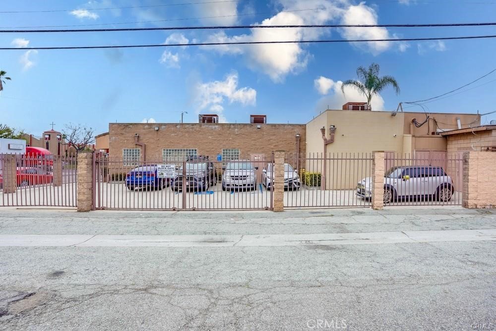 1105 N Chester Avenue