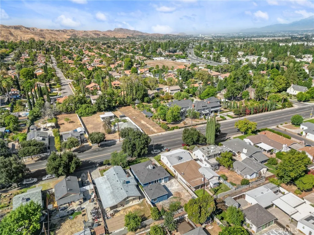 Redlands, California 92373, United States, 3 Bedrooms Bedrooms, ,2 BathroomsBathrooms,Residential,Pending,213900