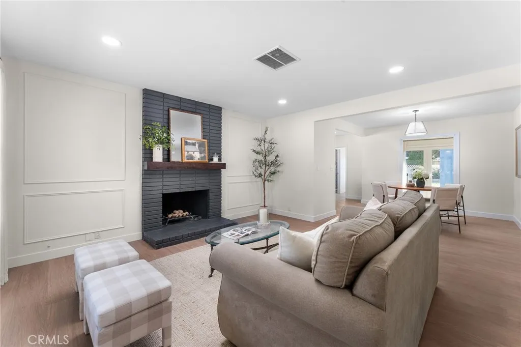 Redlands, California 92373, United States, 3 Bedrooms Bedrooms, ,2 BathroomsBathrooms,Residential,Pending,213900