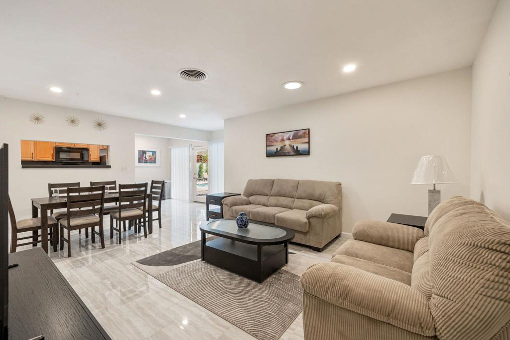 Tahquitz River Estat - Residential Income