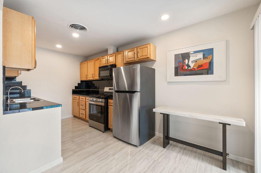 Tahquitz River Estat - Residential Income