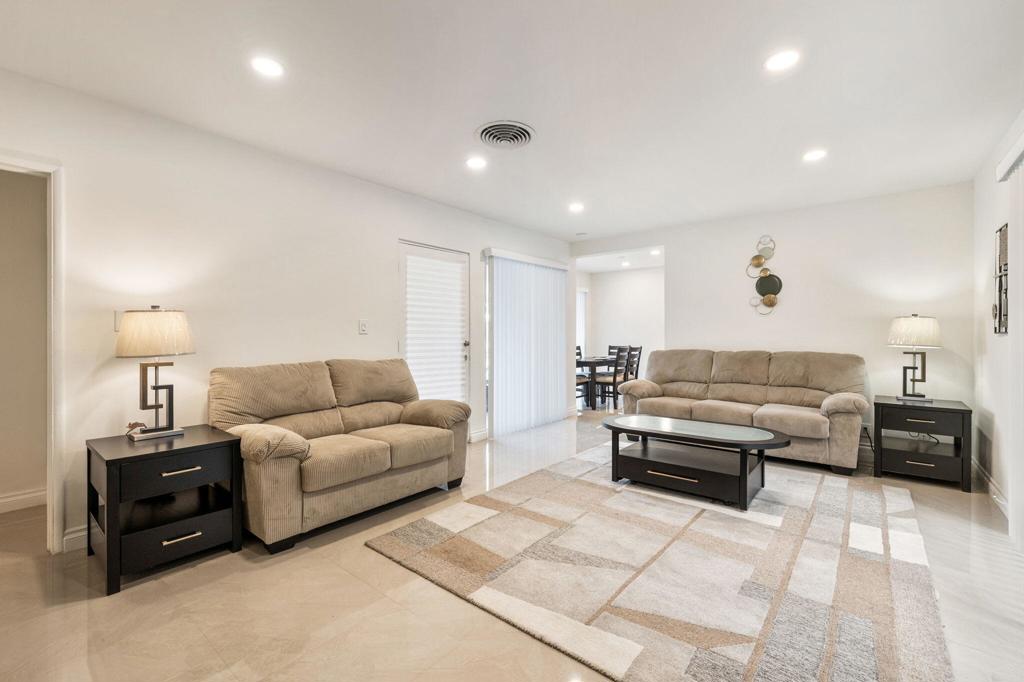 Tahquitz River Estat - Residential Income