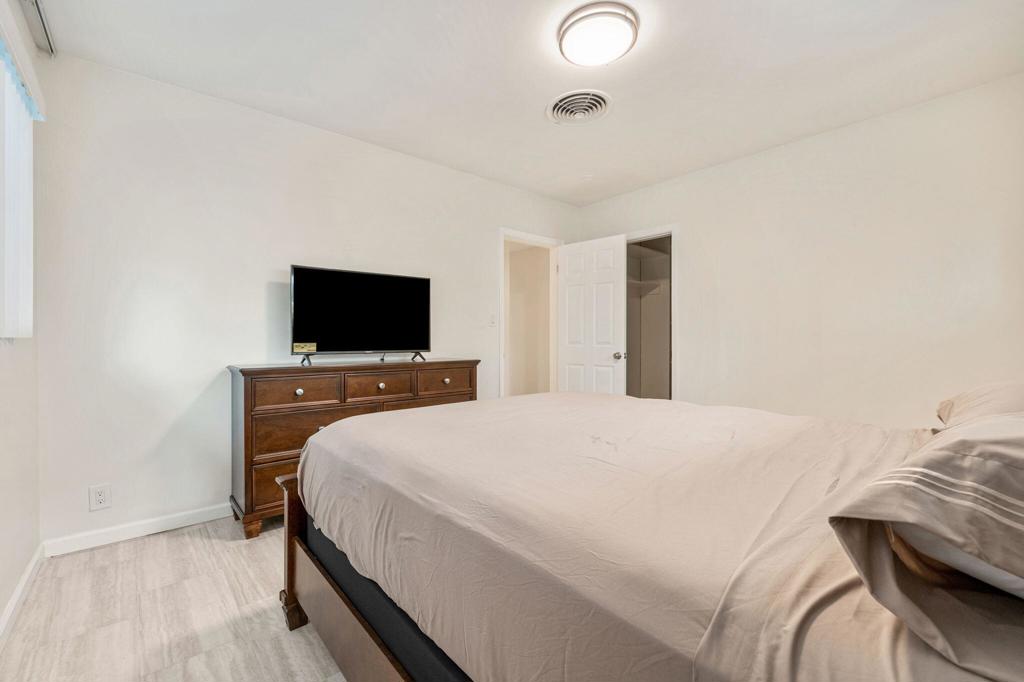 Tahquitz River Estat - Residential Income