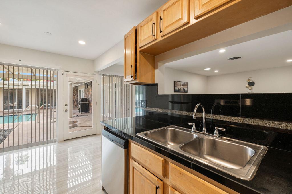 Tahquitz River Estat - Residential Income