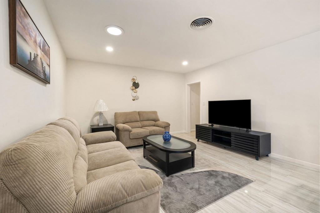 Tahquitz River Estat - Residential Income