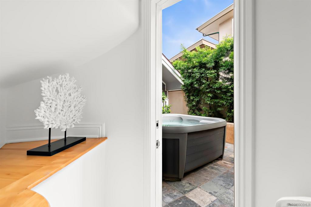 Del Mar - Residential