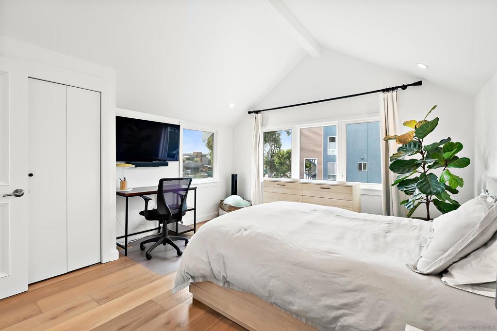 Del Mar - Residential