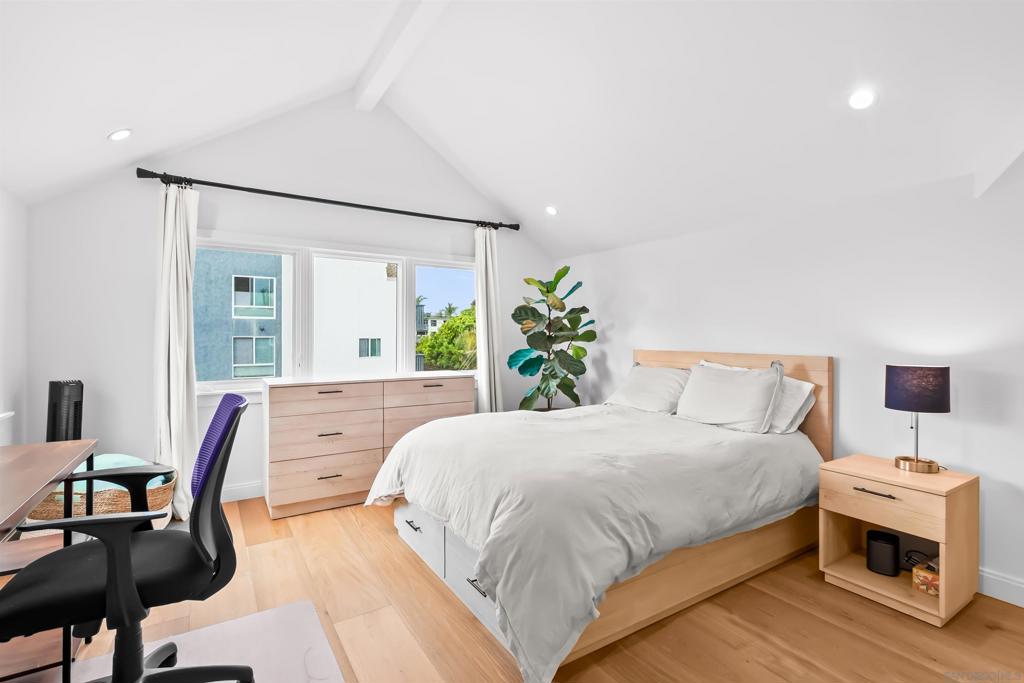 Del Mar - Residential