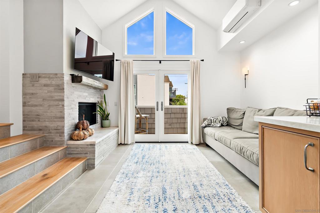 Del Mar - Residential