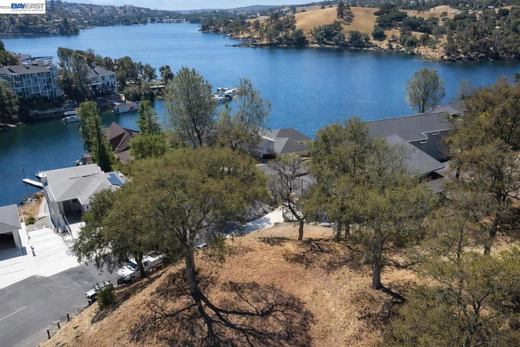 512 512 Winchester Way