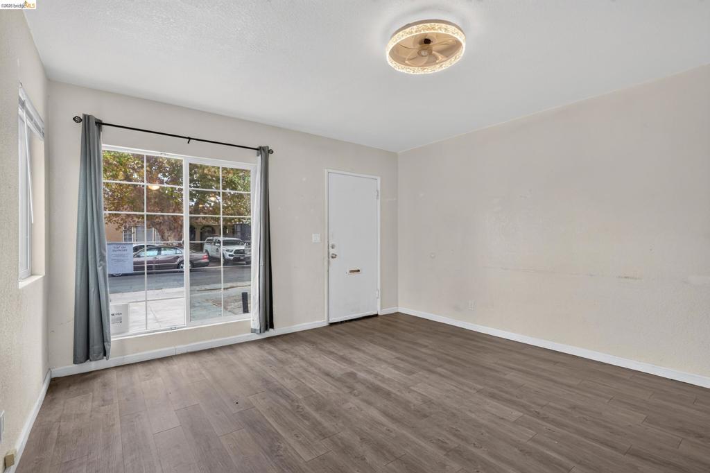 1366 Redwood St