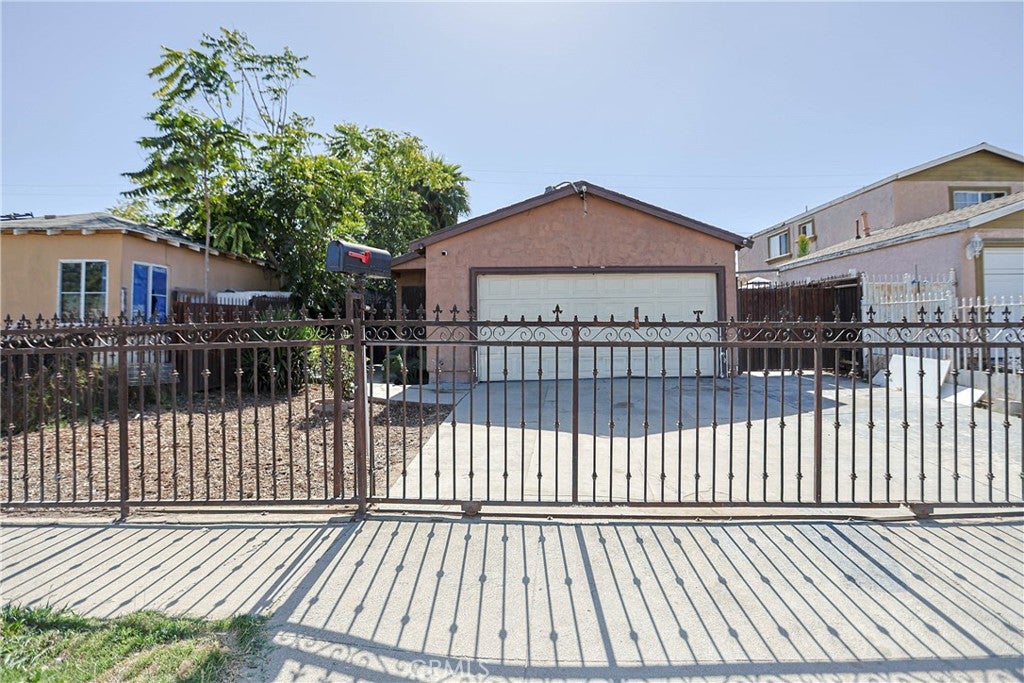 1214 W 151st