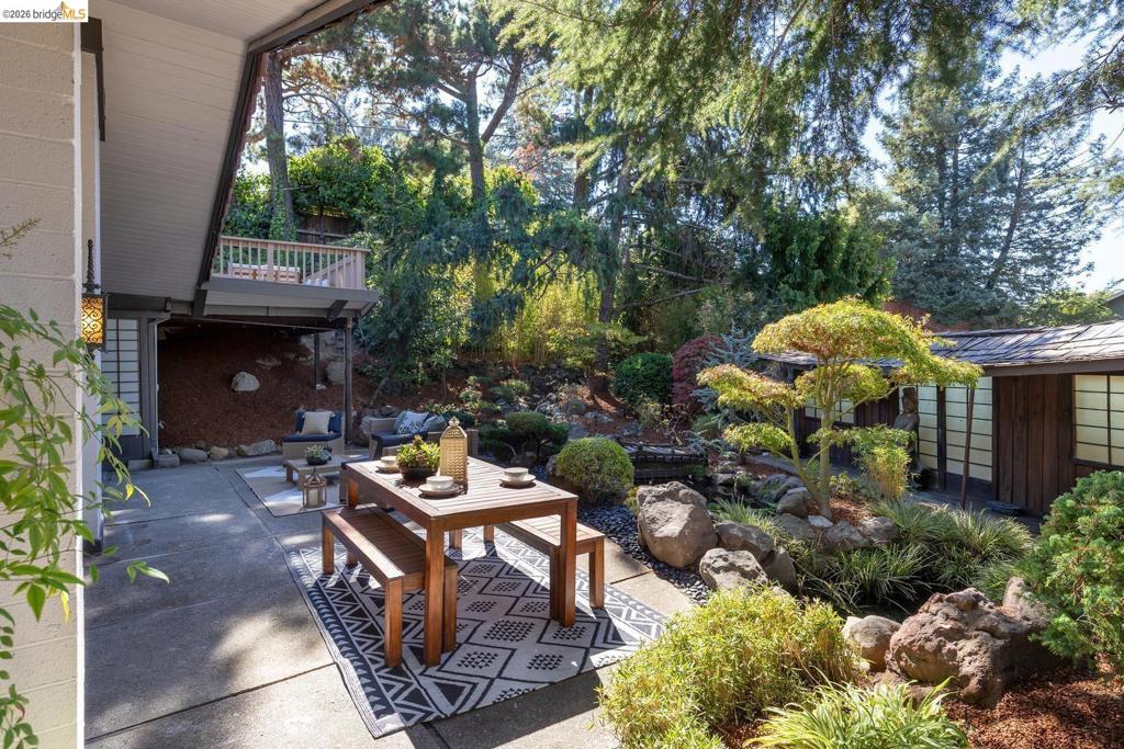 81 Elysian Fields DR