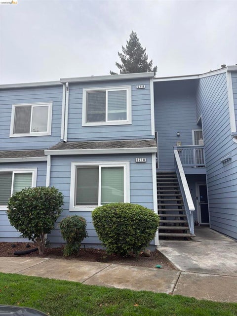 Photo of 2711 Ivy Lane LN, Antioch, CA 94531 (MLS # 41150092)