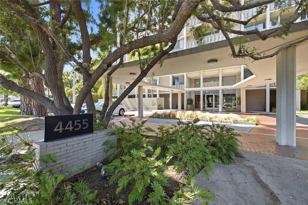4455 Los Feliz Boulevard 601, Los Angeles CA 90027