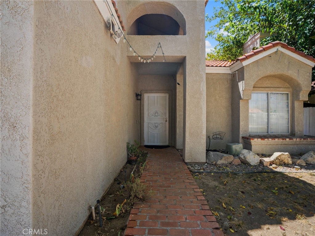 1768 Sierra View