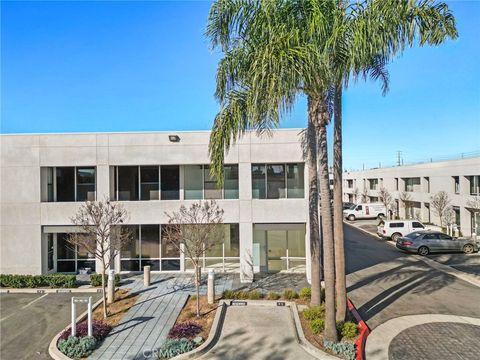 Photo of 711 W 17th St #F-1, Costa Mesa, CA 92627 (MLS # NP26032506)