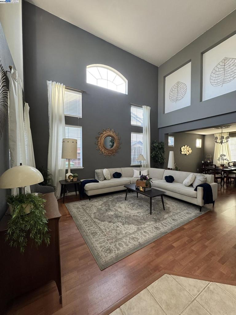 CENTRAL TRACY - Residential