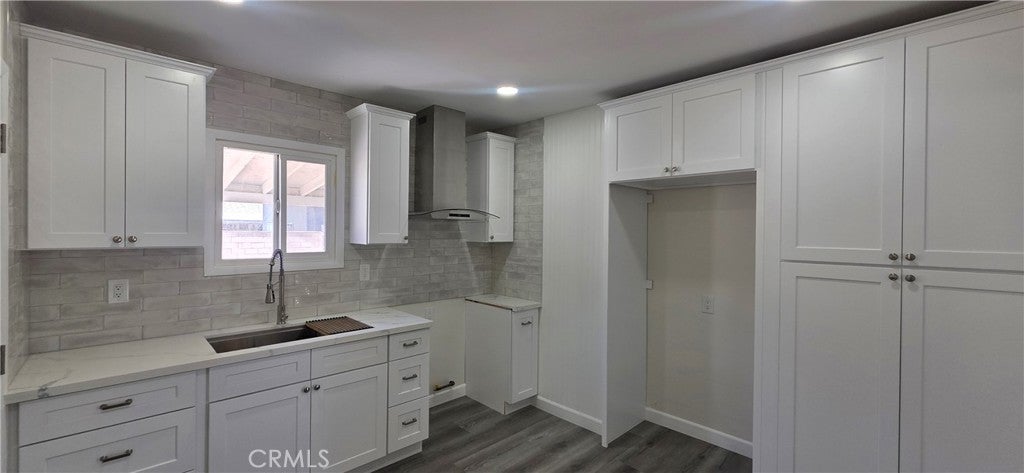 2385 Roxbury