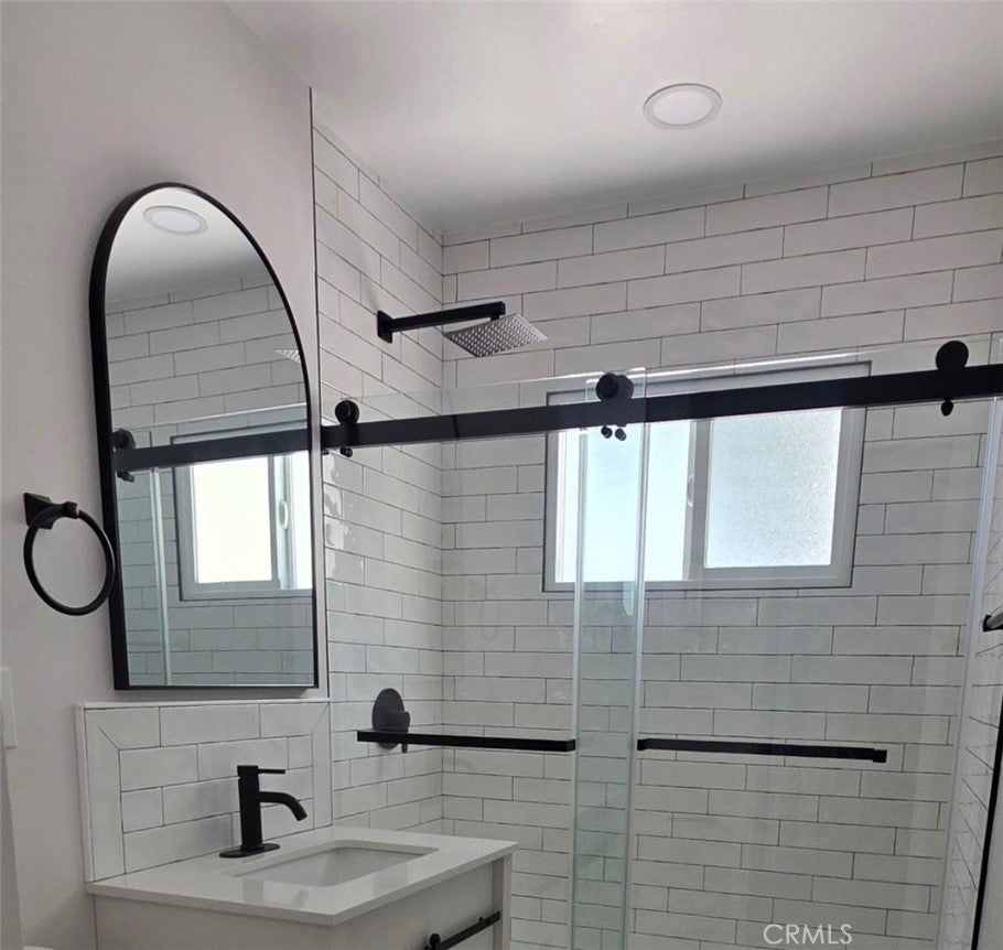 2385 Roxbury