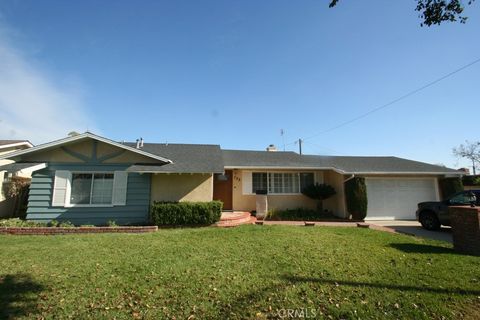 Photo of 726 S Bronwyn Dr, Anaheim, CA 92804 (MLS # PW25270740)