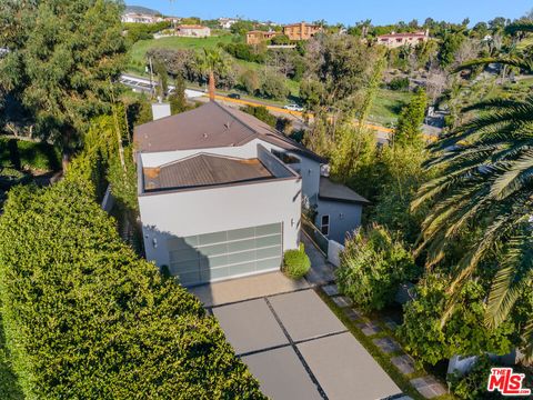 Photo of 28927 W Beach Lane, Malibu, CA 90265 (MLS # 26832095)