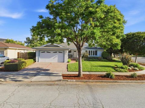 Photo of 1670 Andalusia Way, San Jose, CA 95125 (MLS # ML82043020)