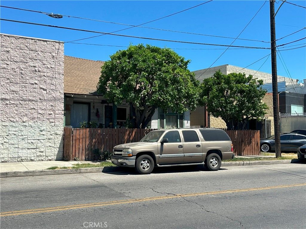 Photo of 1226 Hooper Avenue, Los Angeles, CA 90021 (MLS # OC25148045)